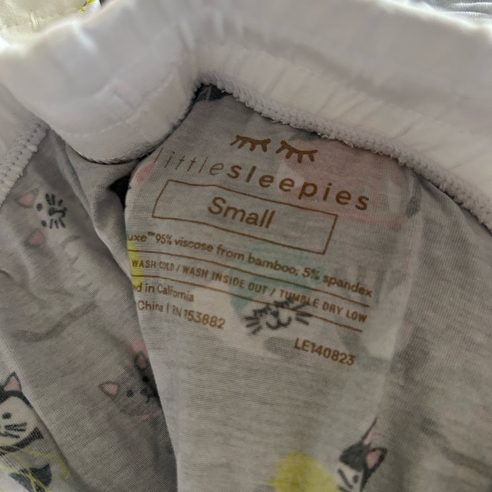 Little Sleepies Grey Cat-Print Kids Pajama Set with Multicolor Accents - Picture 3 of 4